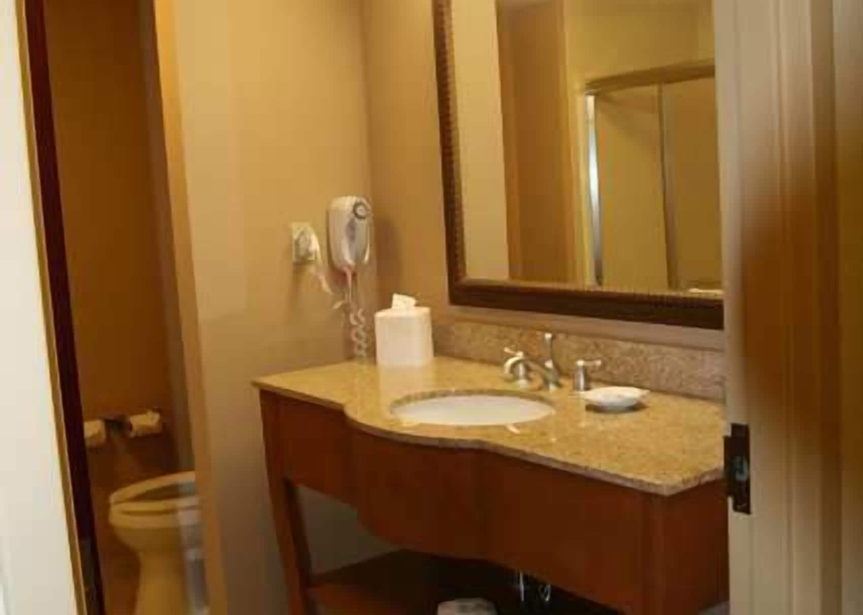 Hampton Inn & Suites Madisonville Esterno foto