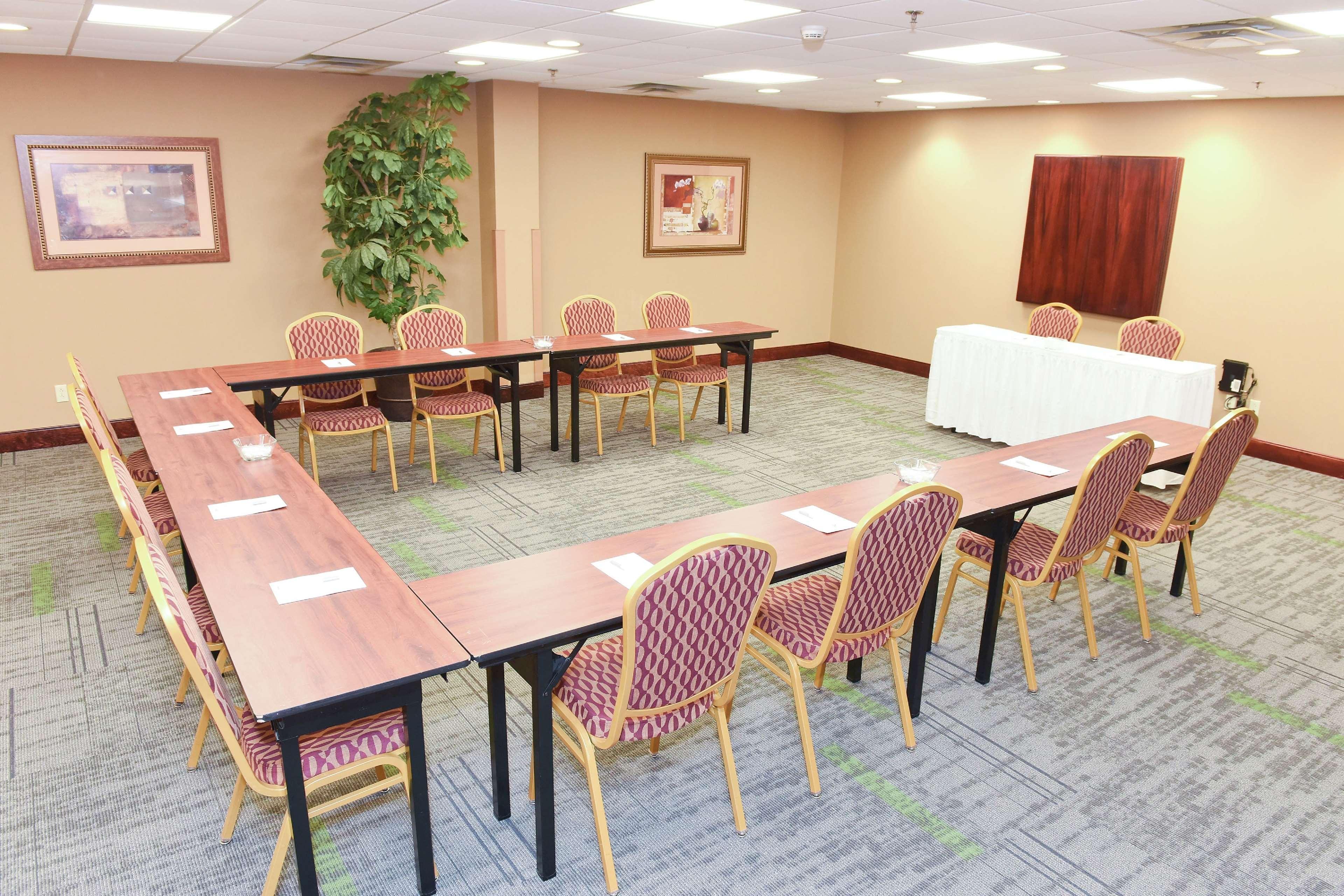 Hampton Inn & Suites Madisonville Esterno foto