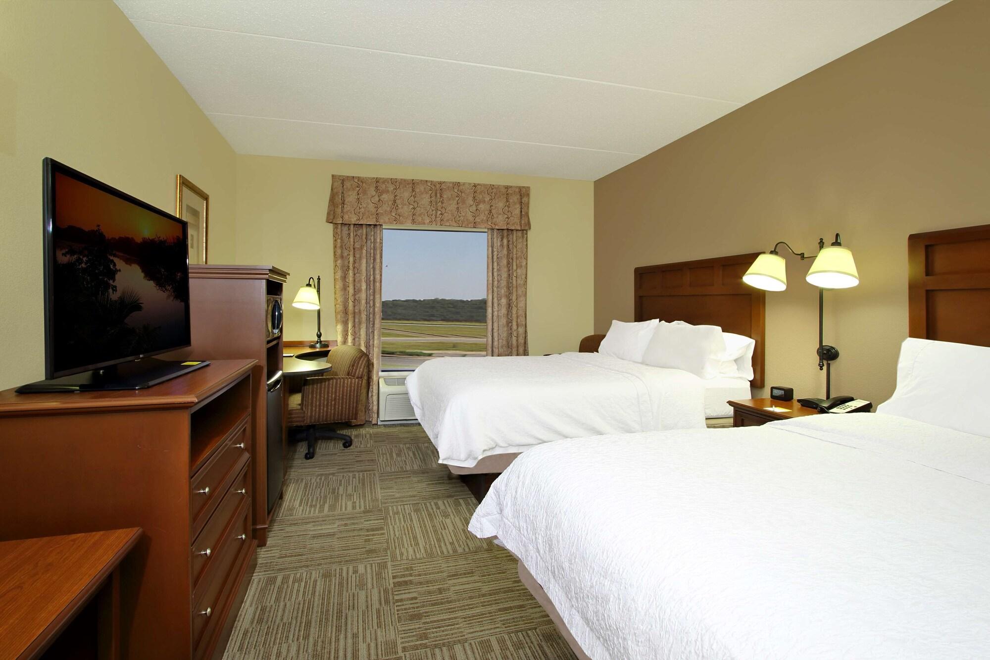 Hampton Inn & Suites Madisonville Esterno foto