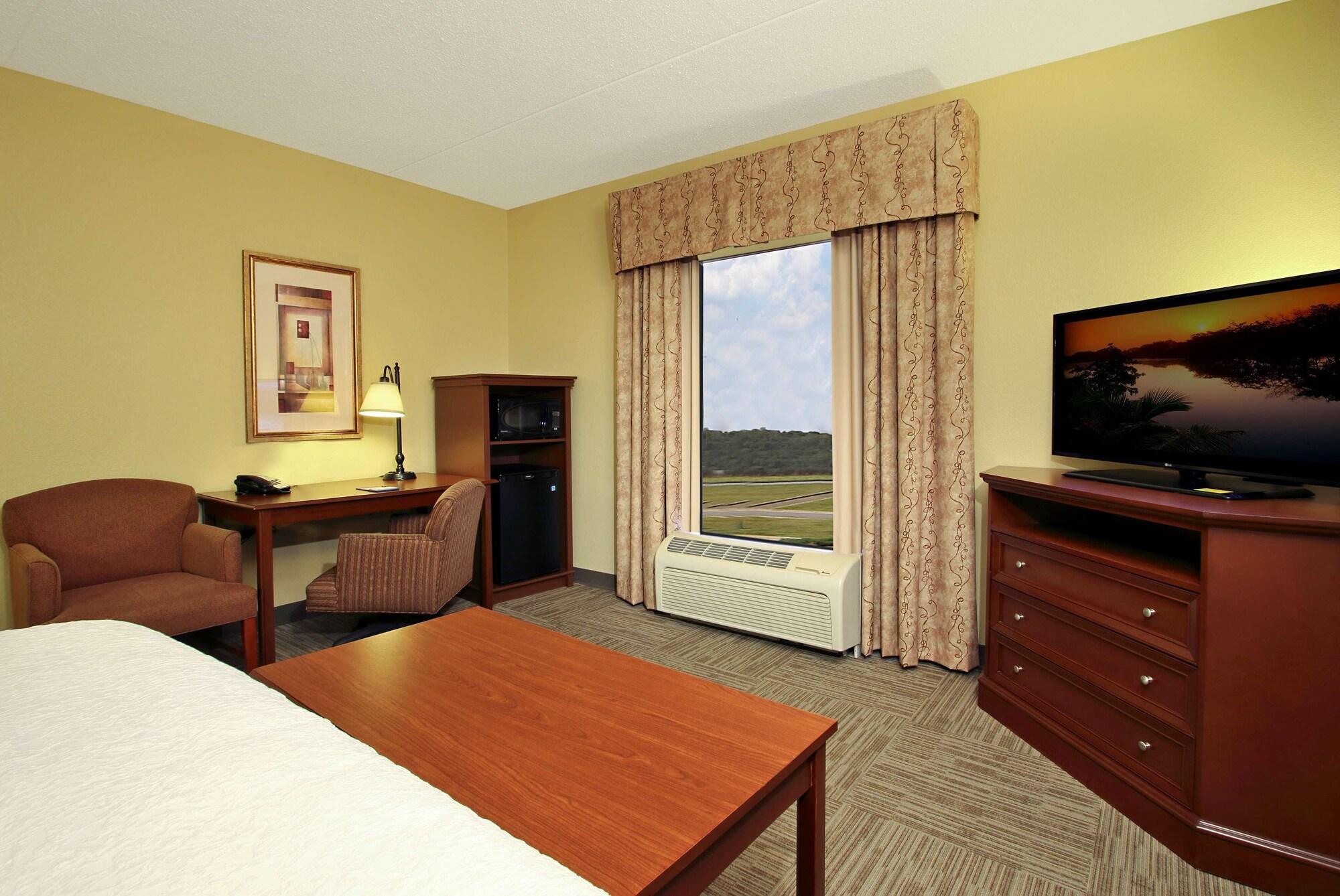 Hampton Inn & Suites Madisonville Esterno foto