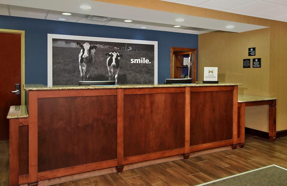 Hampton Inn & Suites Madisonville Esterno foto