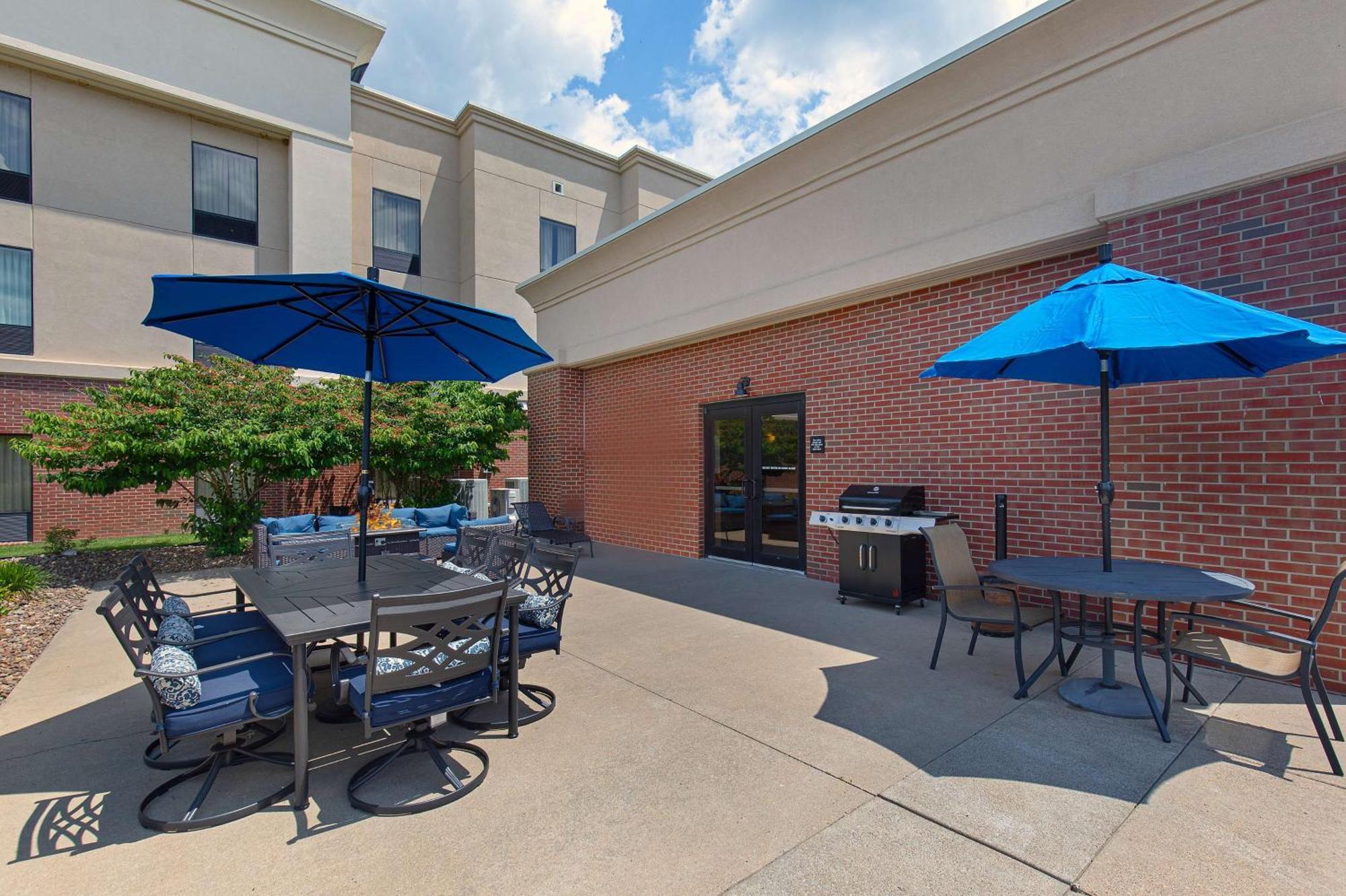 Hampton Inn & Suites Madisonville Esterno foto