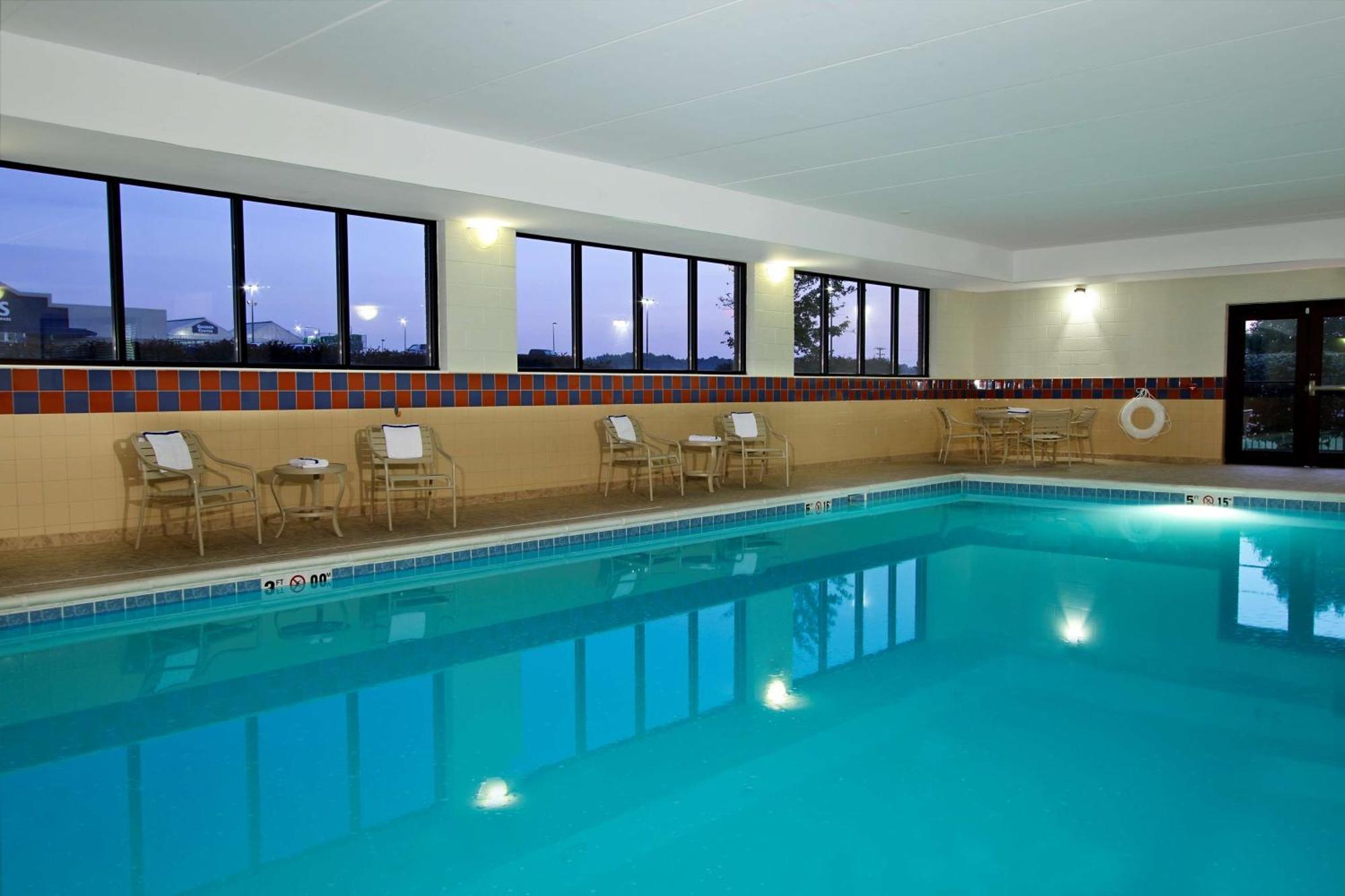 Hampton Inn & Suites Madisonville Esterno foto