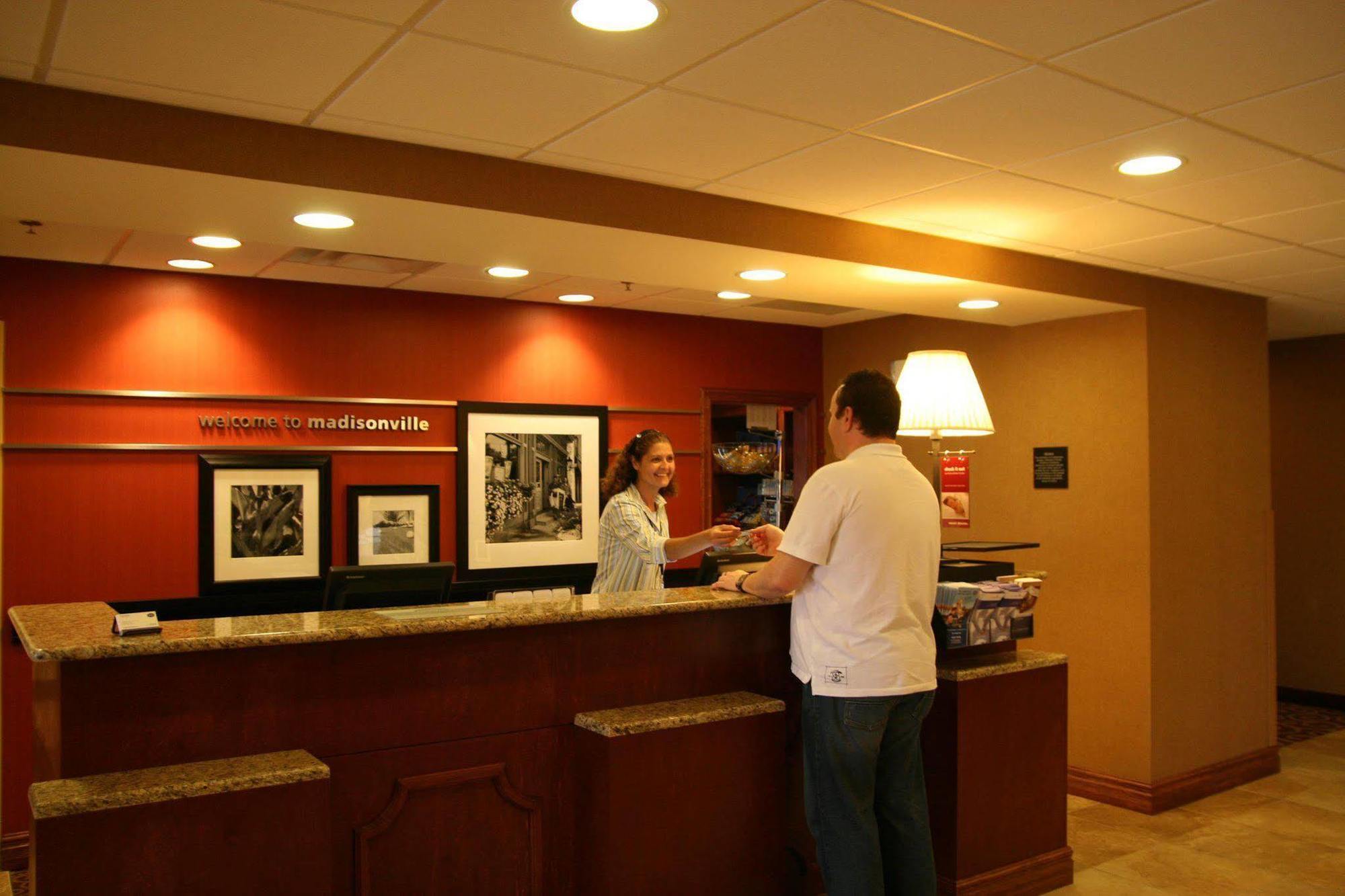 Hampton Inn & Suites Madisonville Esterno foto