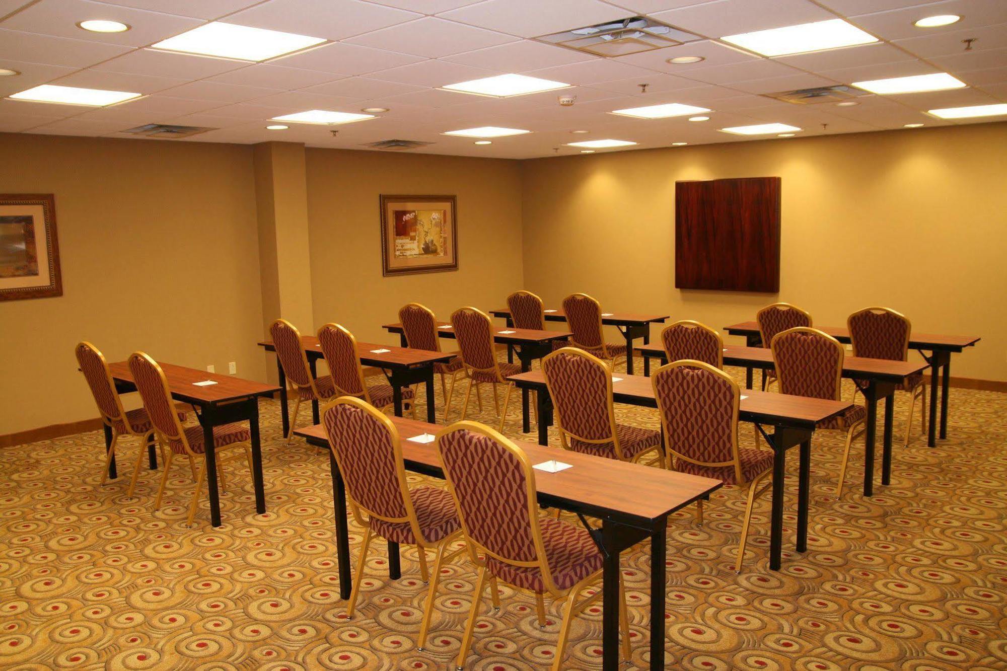 Hampton Inn & Suites Madisonville Esterno foto